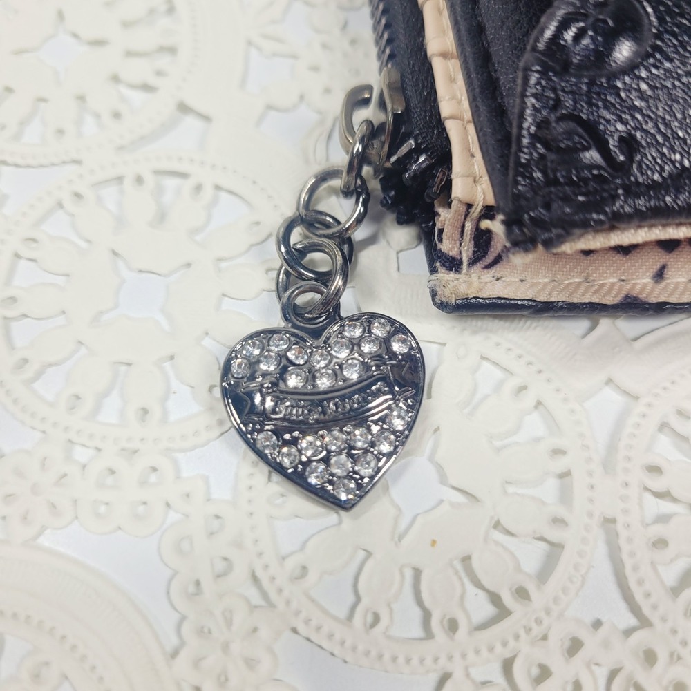 Juicy Couture Black Embossed Compact Folding Wallet Rhinestone Heart Charm - Picture 4 of 6